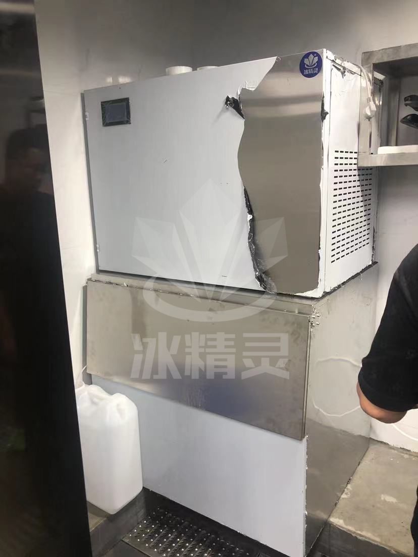 500帶外罩片冰機已交付浙江寧波《老白家·家宴海鮮》集仕港店